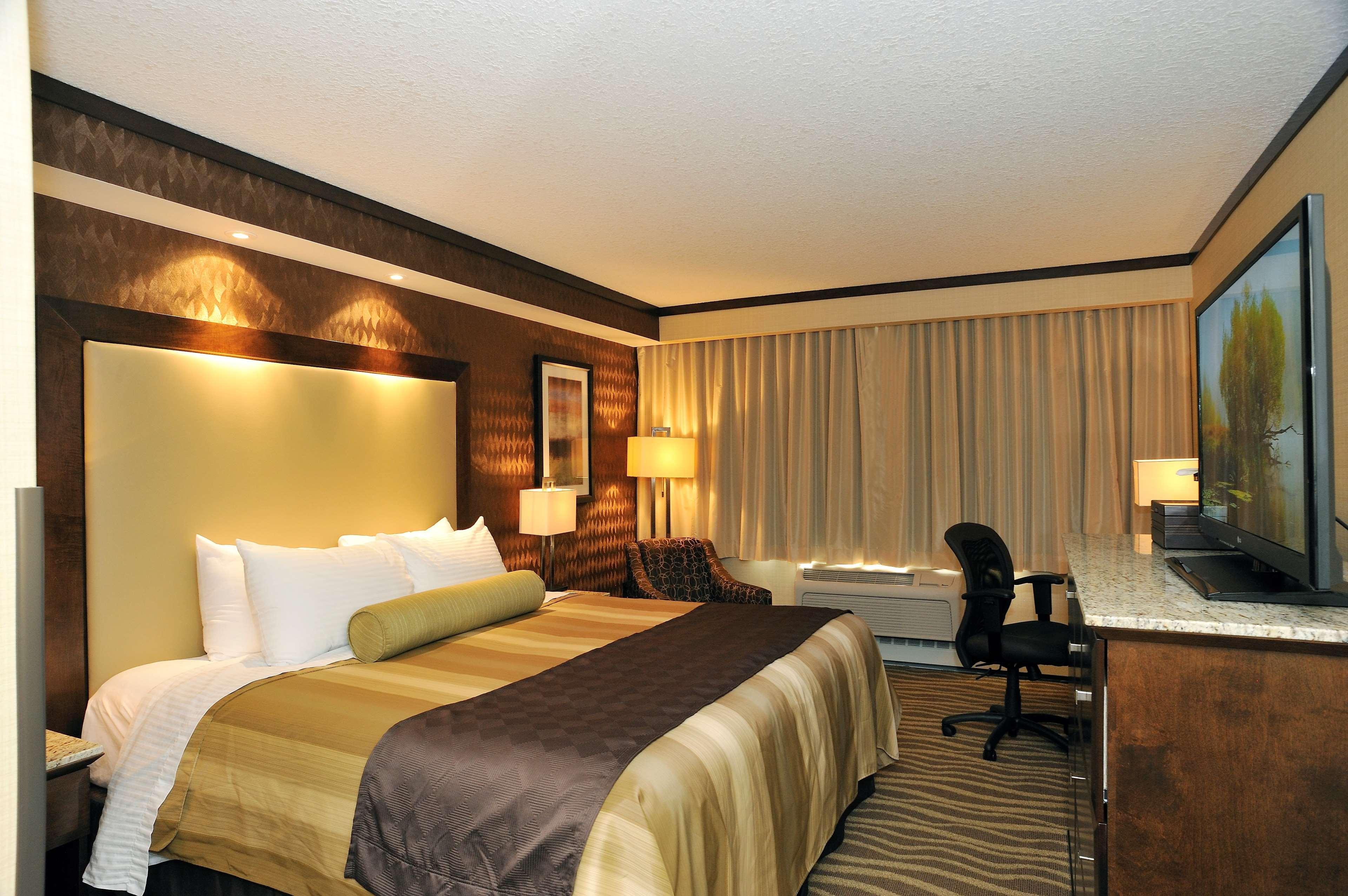 Western Premier Denham & Hotel Leduc